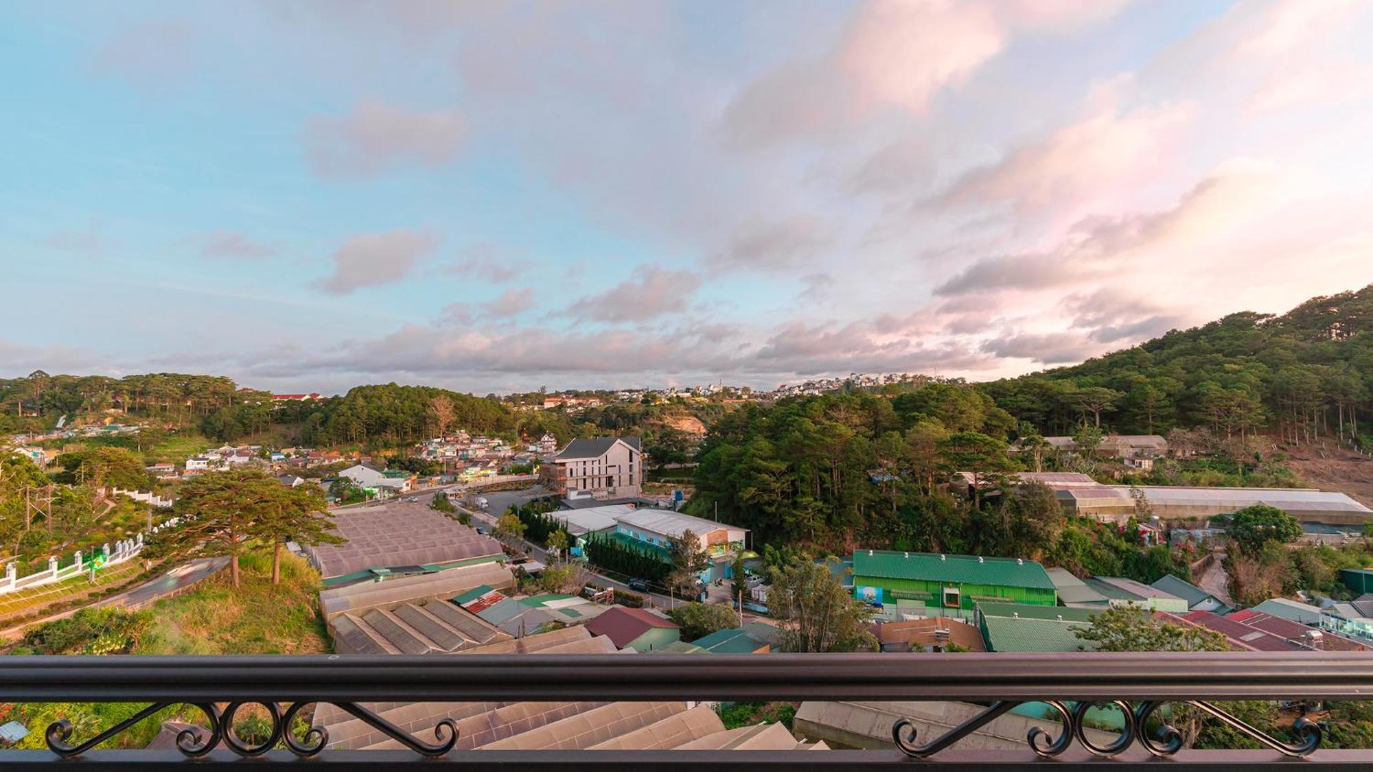 Pine View Hotel Dalat Exterior foto