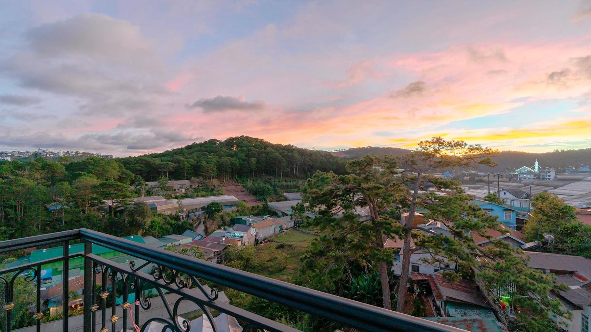 Pine View Hotel Dalat Exterior foto