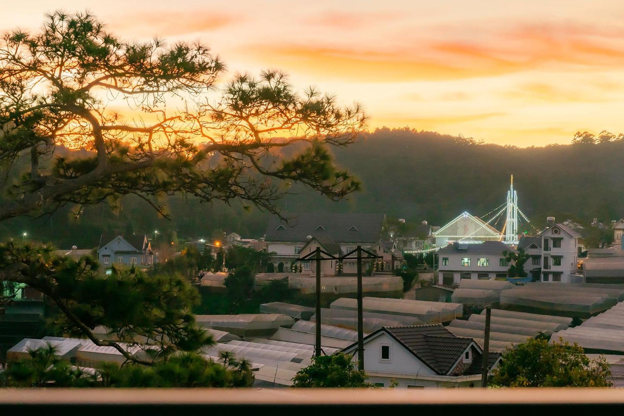 Pine View Hotel Dalat Exterior foto
